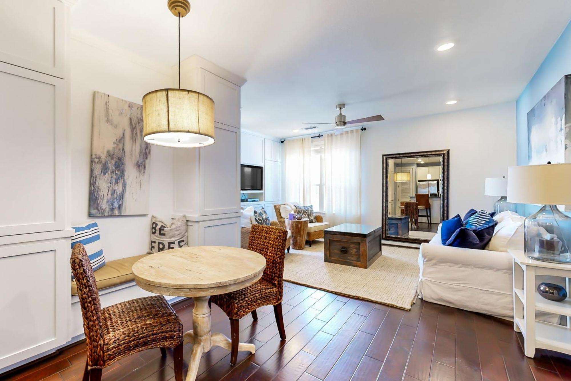 Apartment Overlooking The Bay